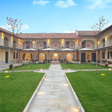 Agriturismo Cascina Varie Castagnito Bagian luar foto