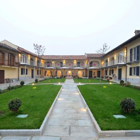 Agriturismo Cascina Varie Castagnito Bagian luar foto