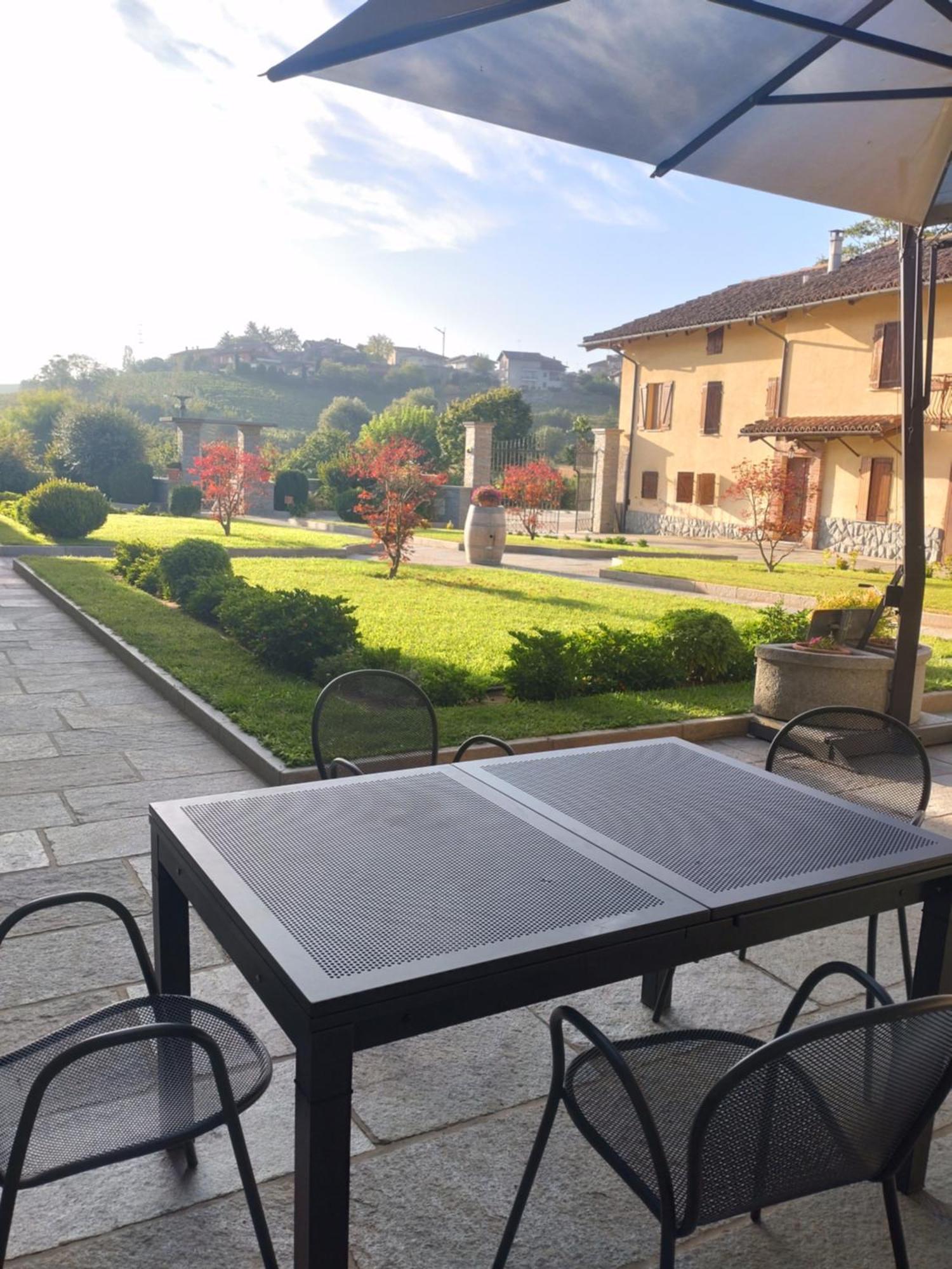 Agriturismo Cascina Varie Castagnito Bagian luar foto