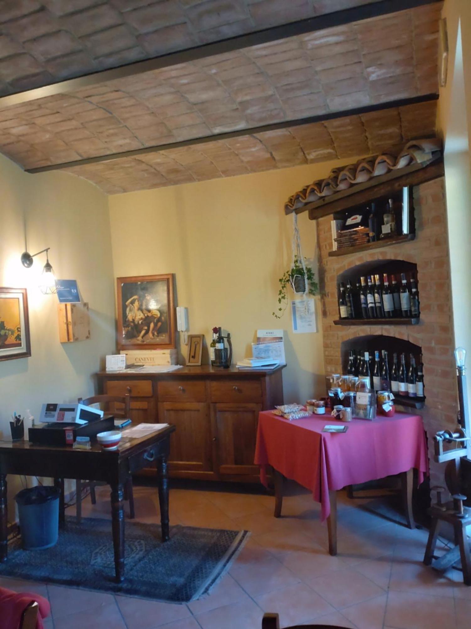 Agriturismo Cascina Varie Castagnito Bagian luar foto