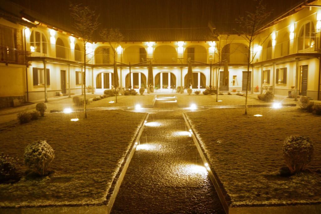 Agriturismo Cascina Varie Castagnito Bagian luar foto