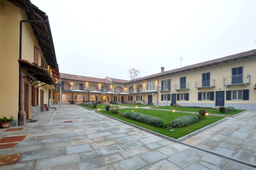 Agriturismo Cascina Varie Castagnito Bagian luar foto