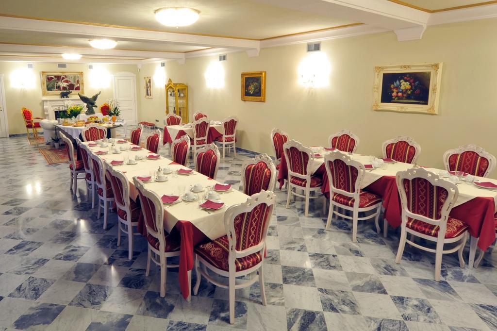 Agriturismo Cascina Varie Castagnito Bagian luar foto