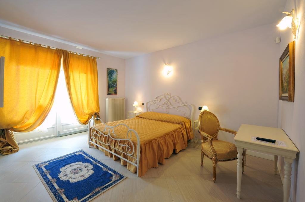 Agriturismo Cascina Varie Castagnito Bagian luar foto