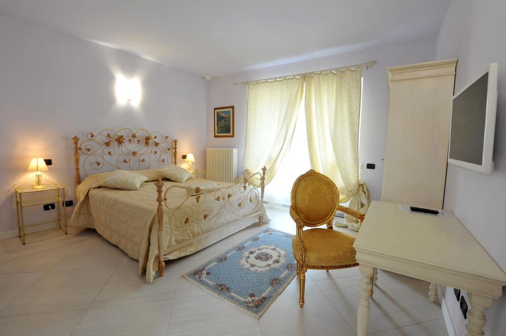 Agriturismo Cascina Varie Castagnito Bagian luar foto