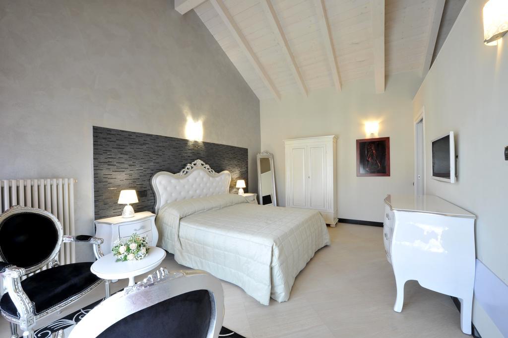 Agriturismo Cascina Varie Castagnito Bagian luar foto
