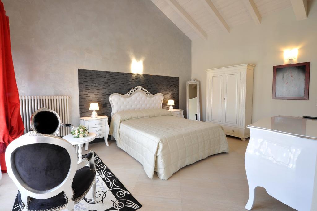 Agriturismo Cascina Varie Castagnito Bagian luar foto