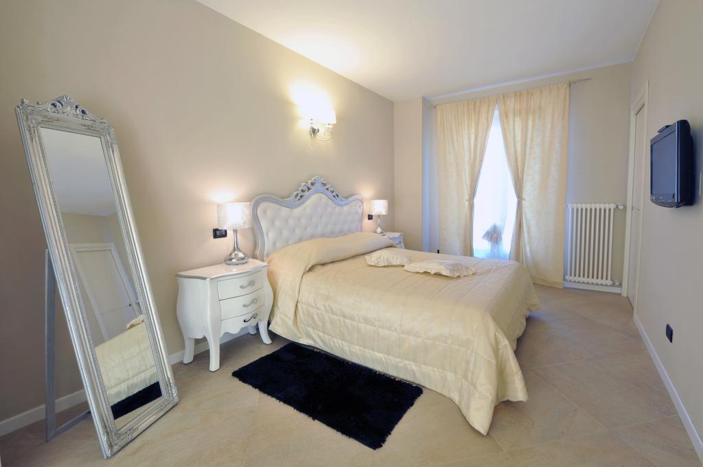 Agriturismo Cascina Varie Castagnito Bagian luar foto