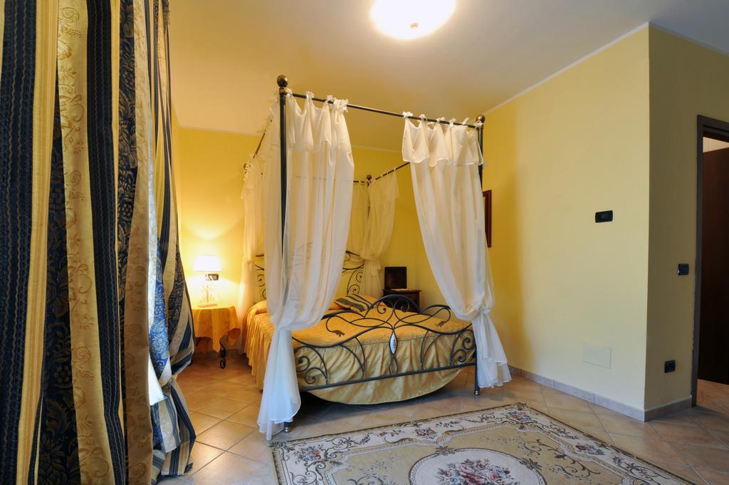 Agriturismo Cascina Varie Castagnito Bagian luar foto