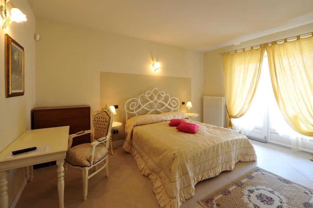 Agriturismo Cascina Varie Castagnito Bagian luar foto