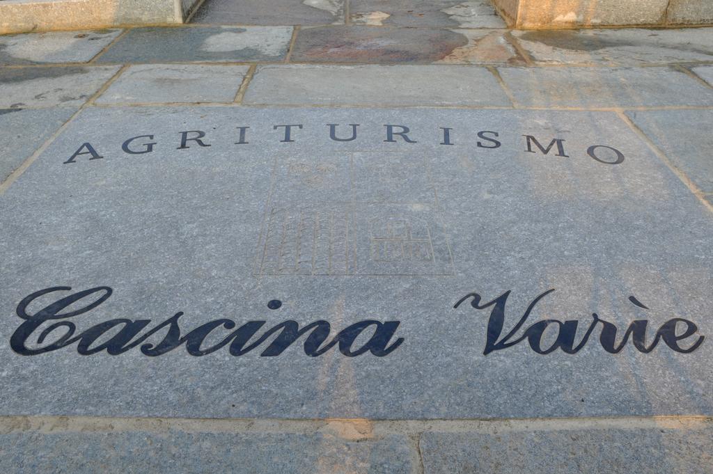 Agriturismo Cascina Varie Castagnito Bagian luar foto