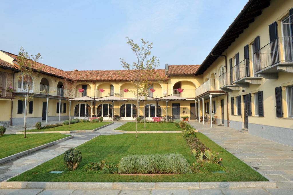 Agriturismo Cascina Varie Castagnito Bagian luar foto