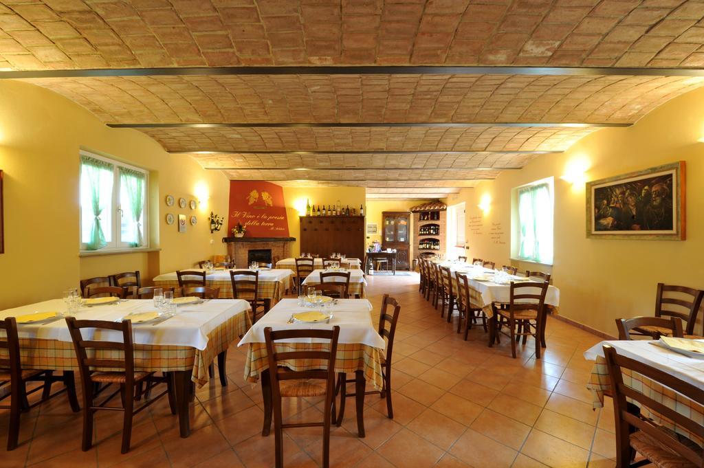Agriturismo Cascina Varie Castagnito Bagian luar foto