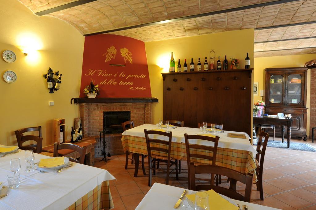 Agriturismo Cascina Varie Castagnito Bagian luar foto